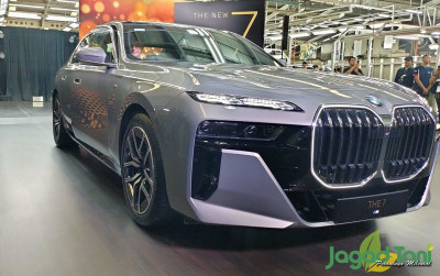 uploads/news/2023/06/bmw-the-7-kendaraan-32719d48d24c529_400.jpg
