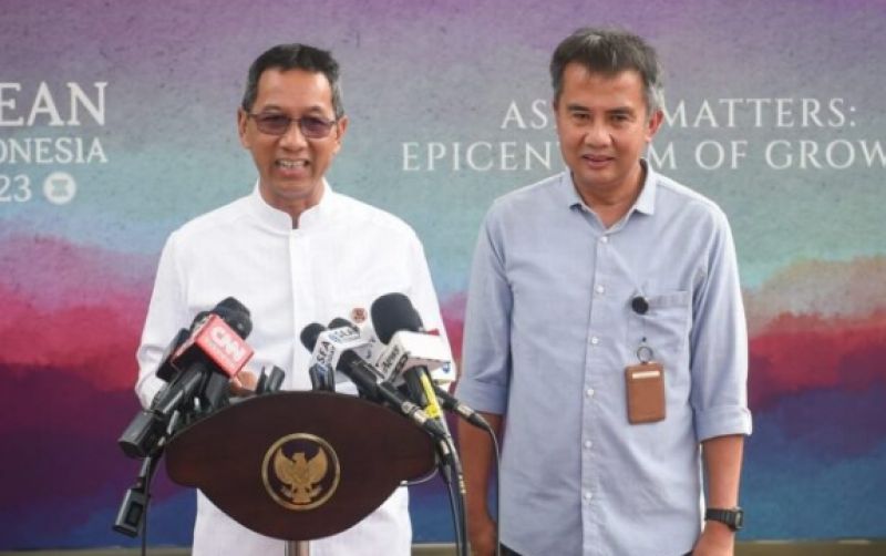 uploads/news/2023/06/jokowi-berikan-38-sapi-604427956187a84.jpg