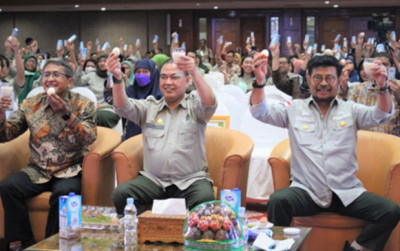 uploads/news/2023/06/mentan-syl-ajak-menjaga-4824157b5aeacba_400.jpg