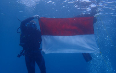 uploads/news/2023/08/merah-putih-dikibarkan-kkp-12443be4a0f767d_400.jpg