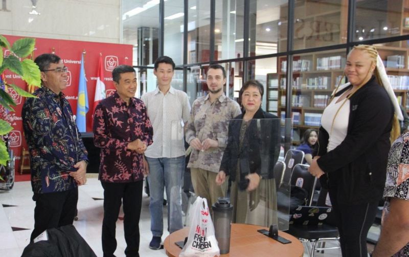 uploads/news/2023/09/kkp-bersama-president-university-48824975199e096.jpeg