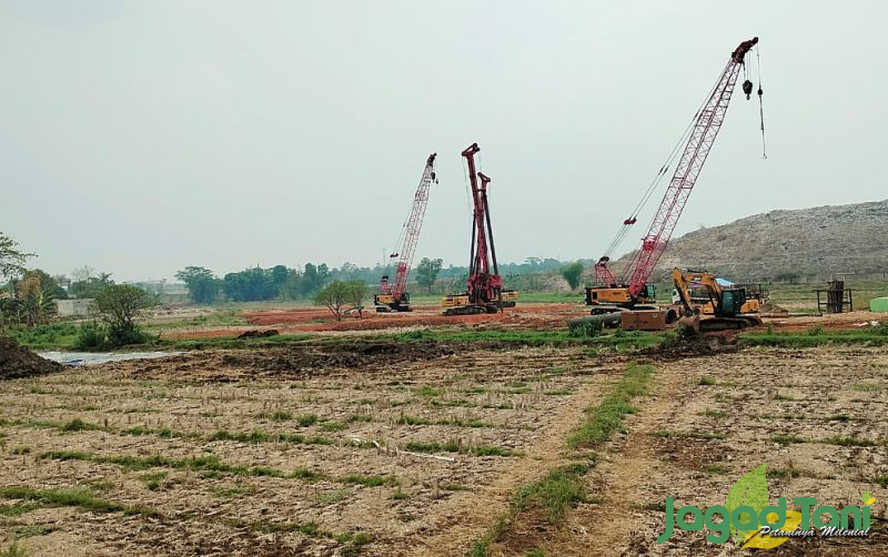 uploads/news/2023/11/nasib-petani-tanah-garapan-70796b7d7c3ed62.jpg