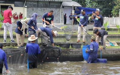 uploads/news/2023/11/pengembangan-sdm-perikanan-melalui-7248987f18f8f6e_400.jpeg