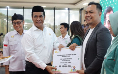 uploads/news/2023/12/bersama-penyuluh-mentan-amran-31130892677c72d_400.jpg