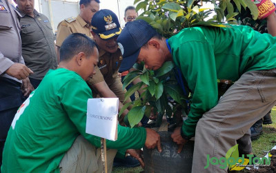 uploads/news/2024/01/cara-menanam-dan-merawat-874510f9141408d_400.jpg