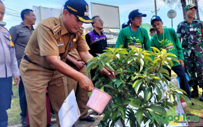uploads/news/2024/01/penanaman-dan-sosialisasi-alpukat-965967abd744fbe_400.jpg