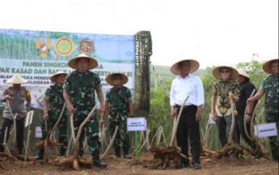 uploads/news/2024/06/tni-sukses-hidupkan-lahan-18804d6a1fe4fd4_400.jpg