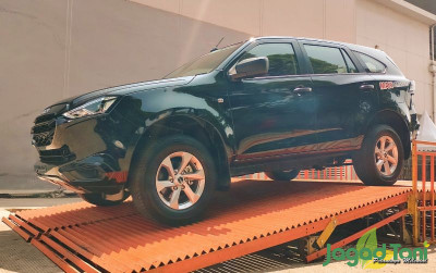 uploads/news/2024/07/all-new-isuzu-mu-x-1652887ae83bb94_400.jpg