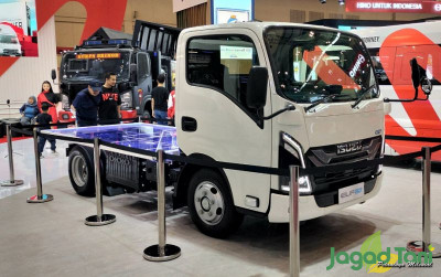uploads/news/2024/07/isuzu-elf-ev-segera-8465443f81f6a50_400.jpg
