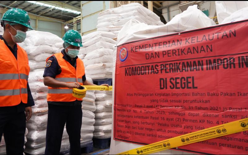 uploads/news/2025/01/kkp-segel-453ton-bahan-711636b34fa8905.jpg