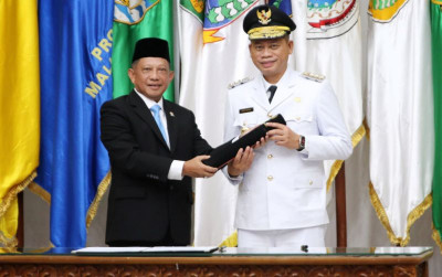 uploads/news/2025/01/penjabat-gubernur-sulsel-kepala-387127a62dbc04b_400.jpg