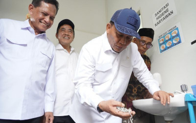 uploads/news/2025/01/wamen-kkp-dorong-produksi-944346a337c340f_400.jpg