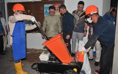 uploads/news/2025/02/kemendesa-resmikan-program-industri-60494a139280be2_400.jpg