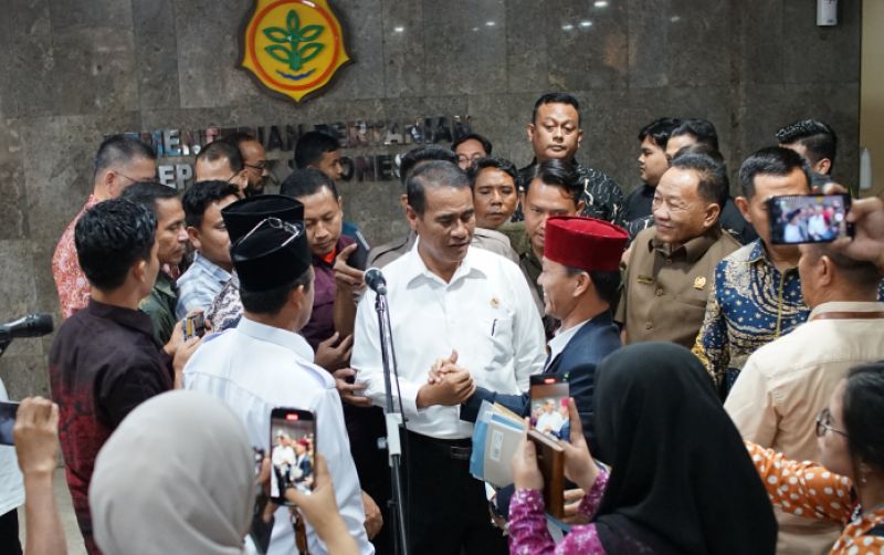 uploads/news/2025/02/lindungi-petani-singkong-harga-291608cead2b53b.jpeg
