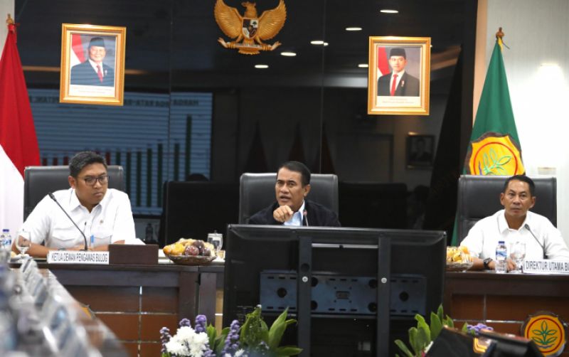 uploads/news/2025/02/mentan-amran-ingatkan-bulog-439855430bcef54.jpeg