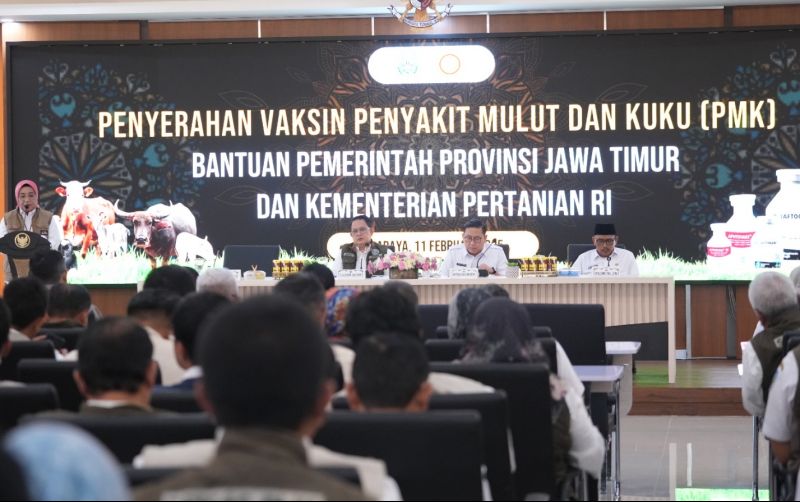 uploads/news/2025/02/peternak-sapi-jatim-peroleh-38394c29a4086e1.jpeg
