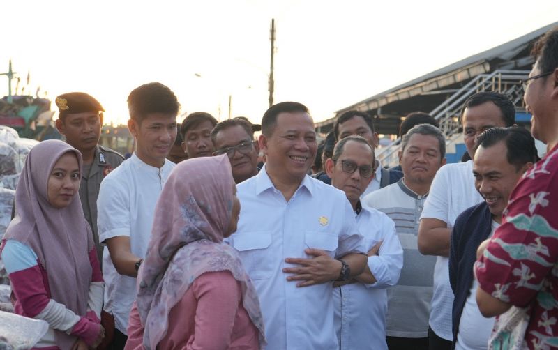 uploads/news/2025/03/kkp-pastikan-stok-ikan-653221a95c8fbec.jpg