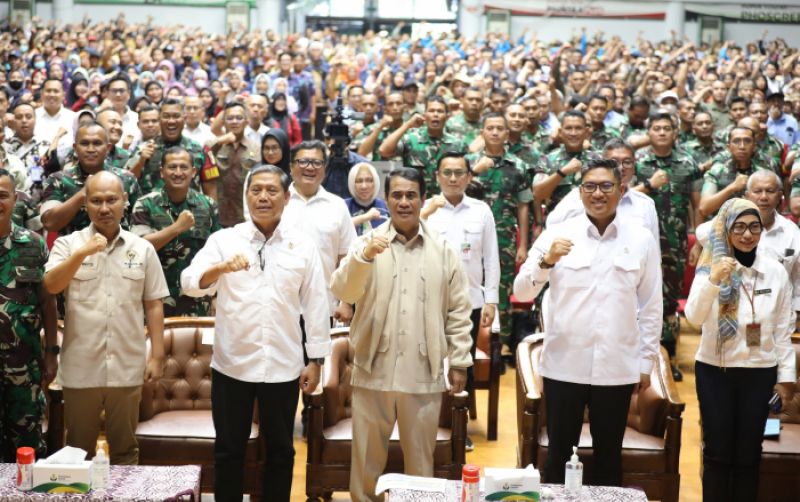uploads/news/2025/03/mentan-amran-targetkan-jatim-449863ece84917a.jpeg