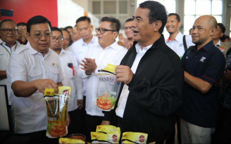 uploads/news/2025/03/operasi-pasar-minyakita-standar-4923081e6e31bc7.jpeg