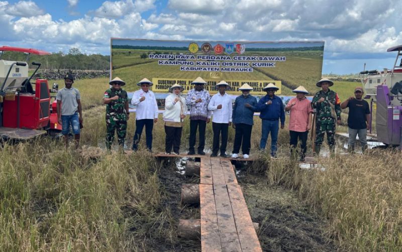 uploads/news/2025/03/panen-perdana-kampung-kaliki--758118c9dca4374.jpeg