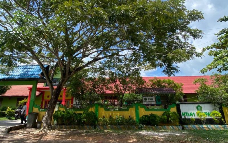 uploads/news/2025/04/hari-bumi-kemenag-tanam-348501e33a5b9c1.jpeg