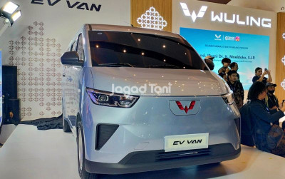 uploads/news/2025/04/wuling-ev-van-kendaraan-38158e24d6631d4_400.jpg