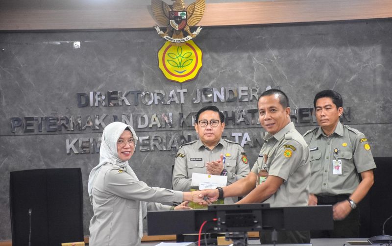 uploads/news/2025/05/kementan-lantik-direktur-baru--12827adca99ac80.jpeg