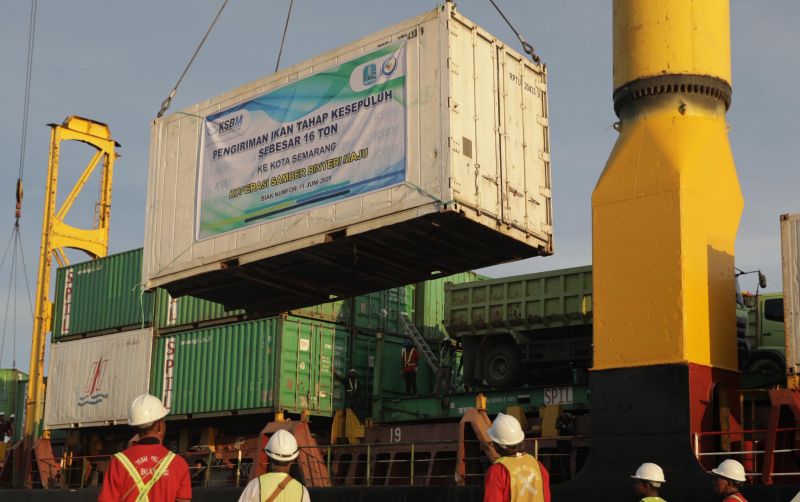 uploads/news/2025/06/kampung-nelayan-merah-putih-51073a40b16a0fa.jpg