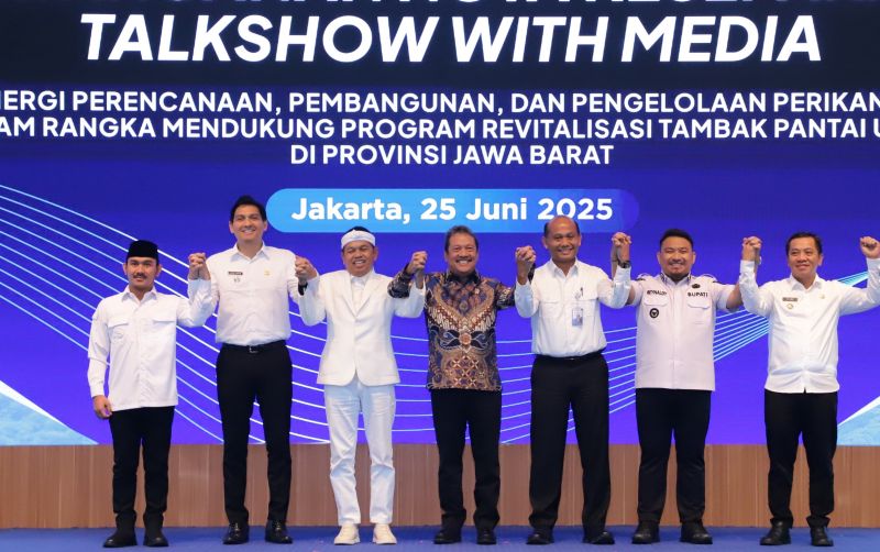 uploads/news/2025/06/sepakat-menteri-trenggono-dan-463703173f5bfdd.jpg