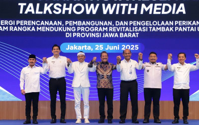 uploads/news/2025/06/sepakat-menteri-trenggono-dan-463703173f5bfdd_400.jpg