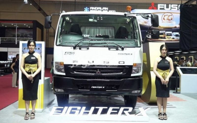 uploads/news/2025/07/mitsubishi-fuso-luncurkan-fighter-87530ad0a167b30_400.jpeg