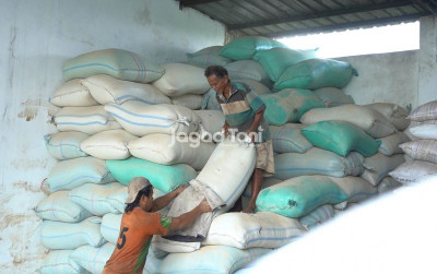 uploads/news/2025/08/as-syifa-feedloat-and-feedmil--34949544d8da75c_400.jpg
