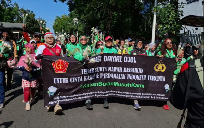 uploads/news/2025/09/2000-tangkai-mawar-ojol-8798264dde0cd91_400.jpg
