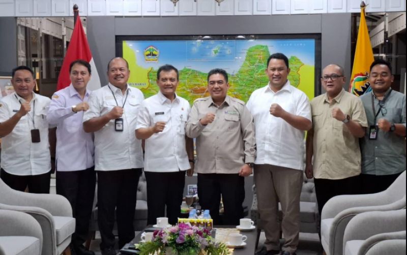 uploads/news/2025/09/kementan-perkuat-hilirisasi-perkebunan-481327437508037.jpg