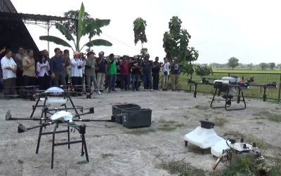 uploads/news/2025/10/kenalkan-drone-pertanian-untuk-85429e5a72d58d7_400.jpg