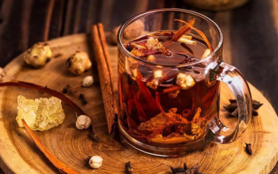 uploads/news/2025/12/7-minuman-rempah-penangkal-24723e5f52f106e_400.png