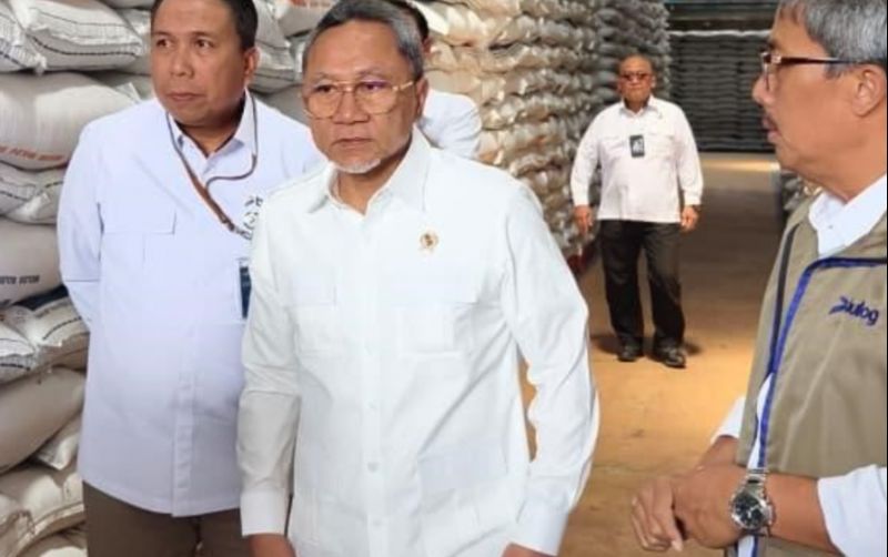 uploads/news/2025/12/menko-pangan-pastikan-stok-613145b7790fbd6.png
