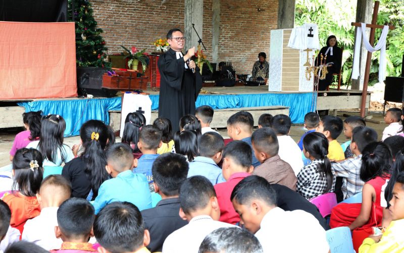 uploads/news/2025/12/perayaan-natal-tapanuli-utara-7672662e7c424a0.jpg