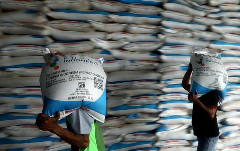 uploads/news/2025/12/pupuk-subsidi-perikanan-disalurkan-80213555f101fd3.jpg