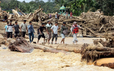 uploads/news/2025/12/warga-tapanuli-tengah-bertahan-45501a75e978fb3_400.jpeg