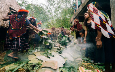uploads/news/2026/01/bakar-batu-identitas-budaya--720741cb3f84e6f_400.jpg