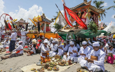 uploads/news/2026/03/7-sajian-kuliner-khas-334547fec89b28a_400.jpg