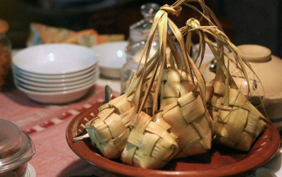 uploads/news/2026/03/ketupat-dalam-lebaran-simbol-27016e622cad6d4_400.jpg