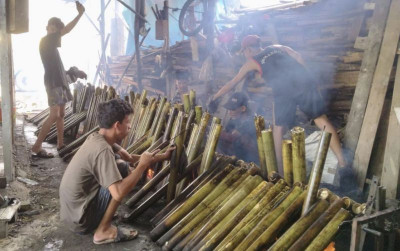 uploads/news/2026/03/tradisi-melemang-kuliner-warisan-949742915431c92_400.jpg