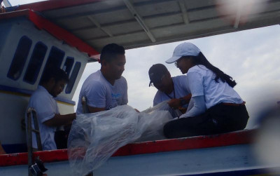 uploads/news/2026/06/puluhan-ekor-ikan-hiu-66220776135e077_400.jpg