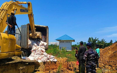 uploads/news/2026/08/14-5ton-daging-ayam-busuk-7516459a5c04e1c_400.jpg