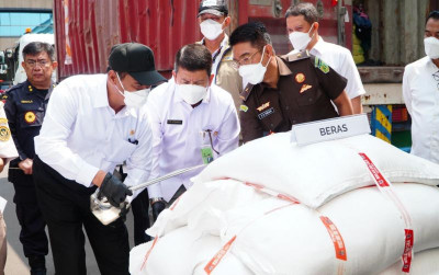 uploads/news/2026/09/impor-beras-ilegal-bisa-57278a86e019458_400.jpg