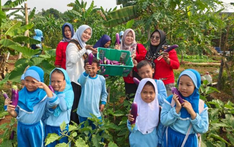 uploads/news/2026/10/belajar-di-kebun-siswa-18105e9e2026267.jpg